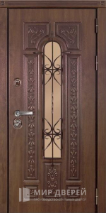 Парадная дверь для загородного дома с решёткой №412 - фото вид снаружи