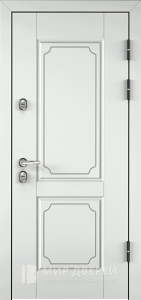 Входная дверь в коттедж белая №28 - фото вид снаружи